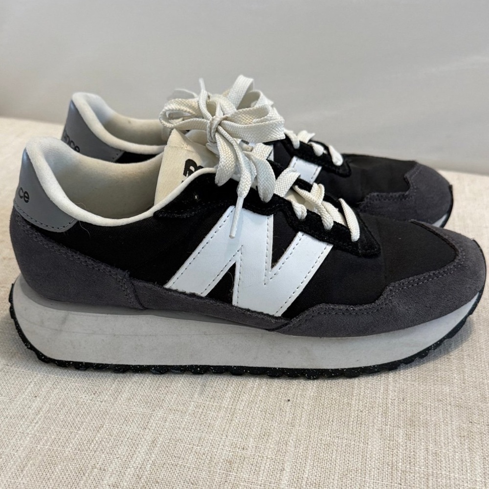 New Balance 237 Sneakers